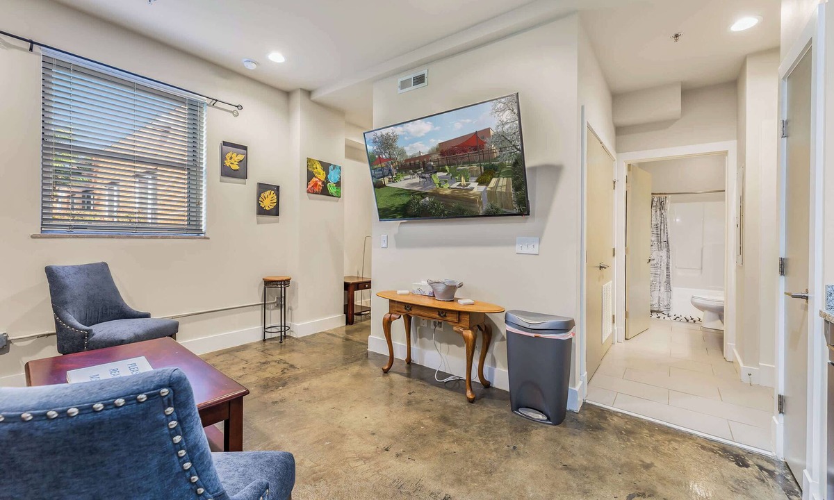 Roanoke Apartment | The West End Flats