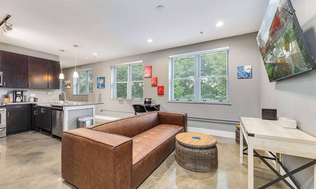 Roanoke Apartment | The West End Flats