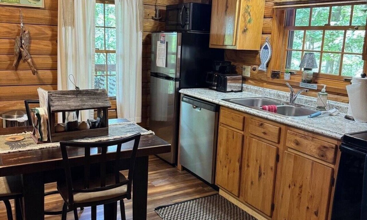 Shell Knob Cabin | The Willows on Table Rock Lake, 1 Bed/1 Bath Log Cabin, Pool, Hot Tub & Dock