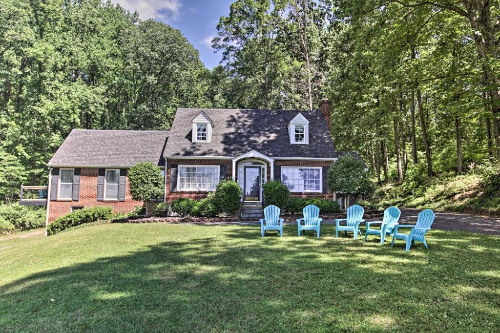 Afton House | The Wine Cottage 5BR w Hot Tub Near Nelson 151