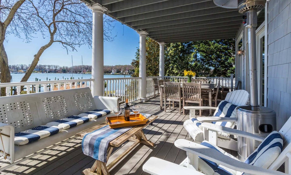 Annapolis House | This thoughtfully styled home overlooks the Bay and is perfect for your Annapolis escape.