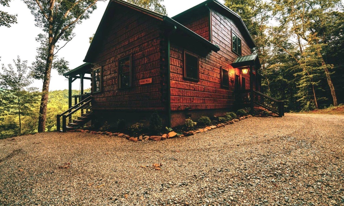 Topton Cabin | Timber Ridge-2 Bedroom, Pet Friendly, Luxury Cabin Rental, Panoramic Mountain Views, High Speed Internet, Rafting, Horseback Riding-Nantahala NC