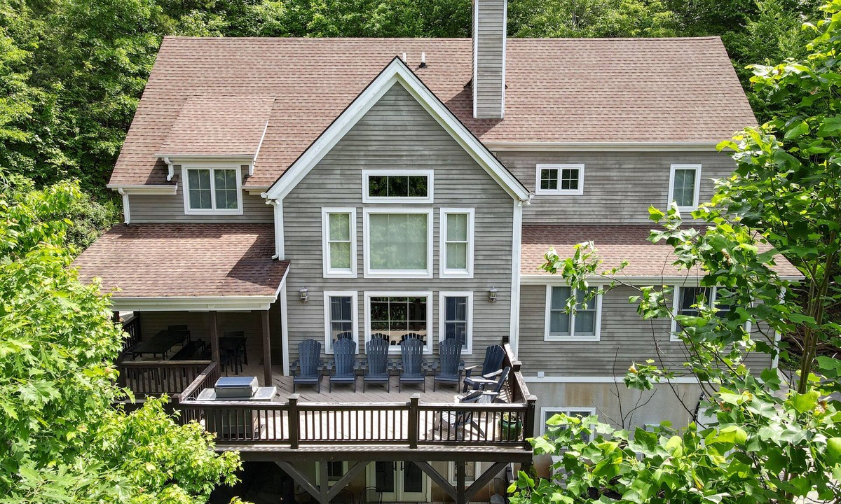 Fairview House | Timber Ridge Falls | Luxurious, Timber Frame Lodge | Hot Tub and Waterfall