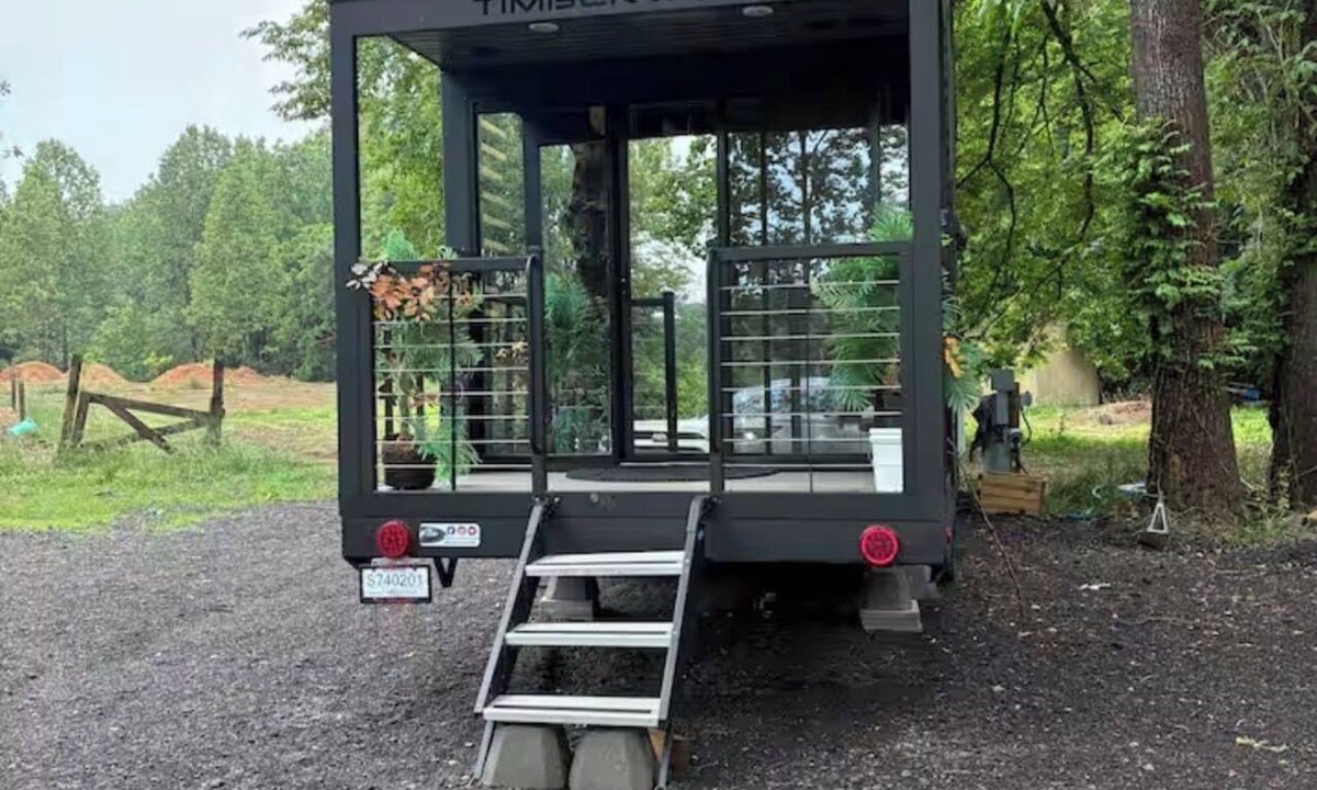 Brandywine House | Tiny House @ Rustic Farm near DC with Hot Tub, Cold Plunge, Sauna, Walking Trail