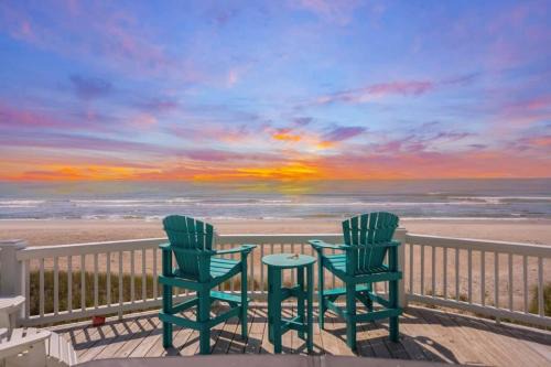 North Topsail Beach House | Topsail Treasure's - Oceanfront Luxury Spa Pool