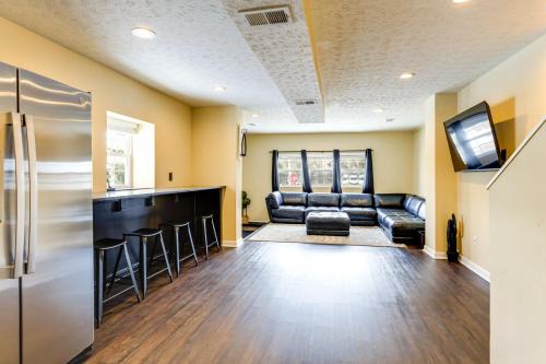 Lincoln Heights House | Townhome: Bunk Room for 6, Dry Bar Lounge Area