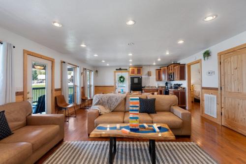 Bryant House | Trails End Cabin with a hot tub fire pit & indoor pool
