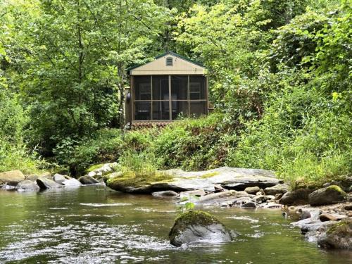 Purlear House | Tranquil Creekside Tiny House in the Appalachian Mountains, Perfect for a Weekend to Disconnect