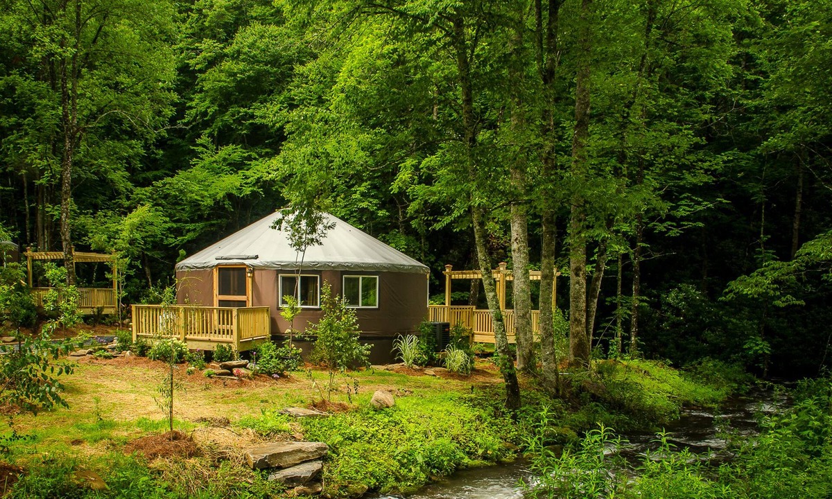 Topton House | Tranquil Haven Luxury Yurt - Creekside Glamping w/Private Hot Tub