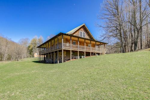 Damascus House | Tranquil Mountain Getaway in Troutdale: Game Room!