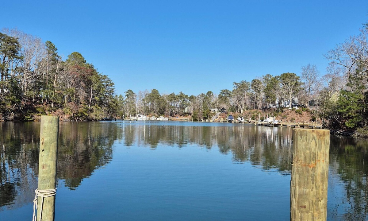 Lancaster House | Tranquil waterfront destination offers the perfect blend of comfort and charm.