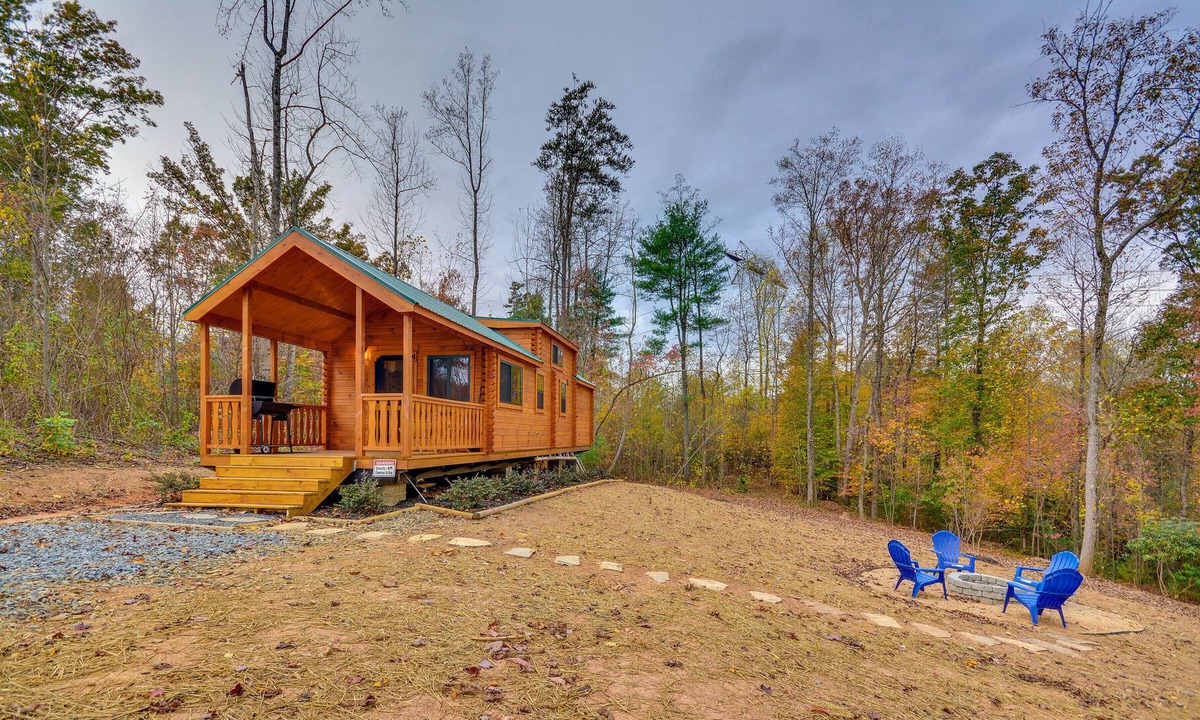 Traphill Cabin | Traphill Cabin Retreat w/ Scenic View & Fire Pit!