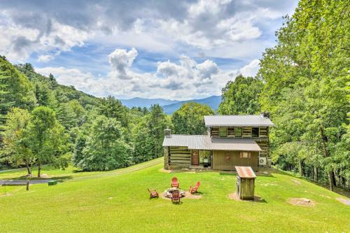 Clyde House | 'Turkey Hollow Cabin' w/Stunning Open Views!