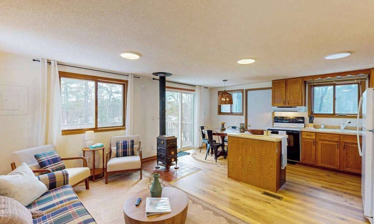 Eagle River House | Two Pickerel Lake cabins w/kayaks, dock, patio, grill & direct access to trails