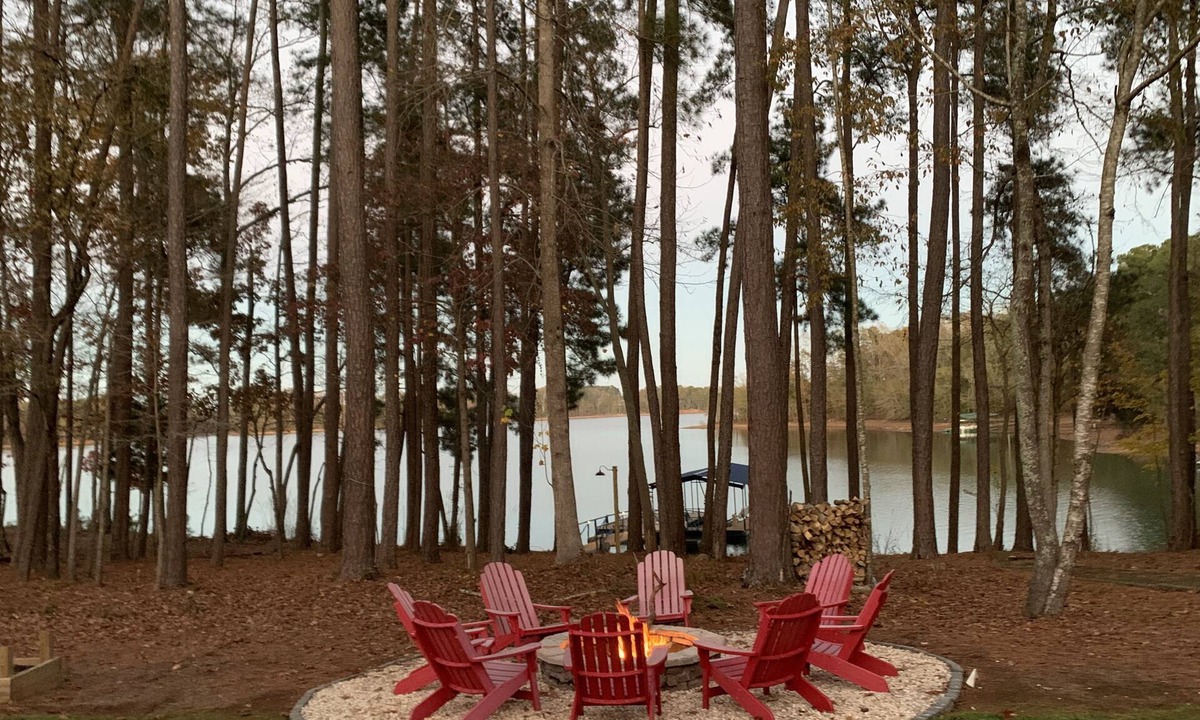 Seneca House | Ultimate Clemson lakefront retreat - 10 minutes to Death Valley with water views