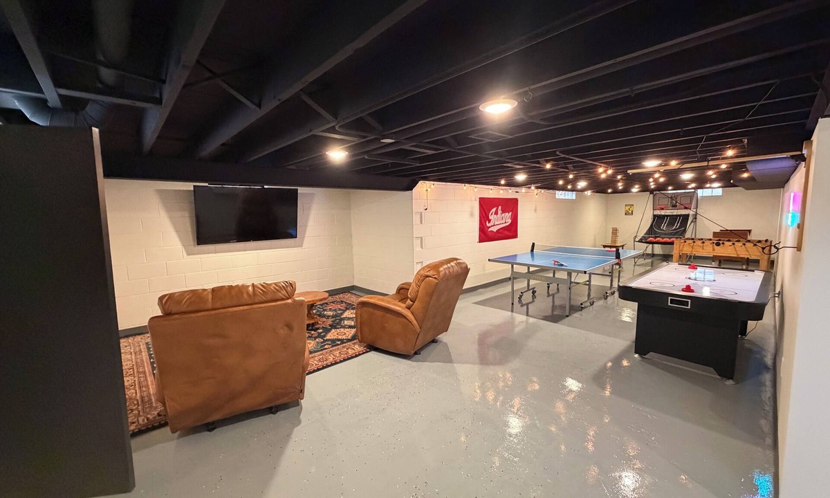 Highland House | Ultimate family stay w/bunkbeds and game room,very quiet with fenced backyard.