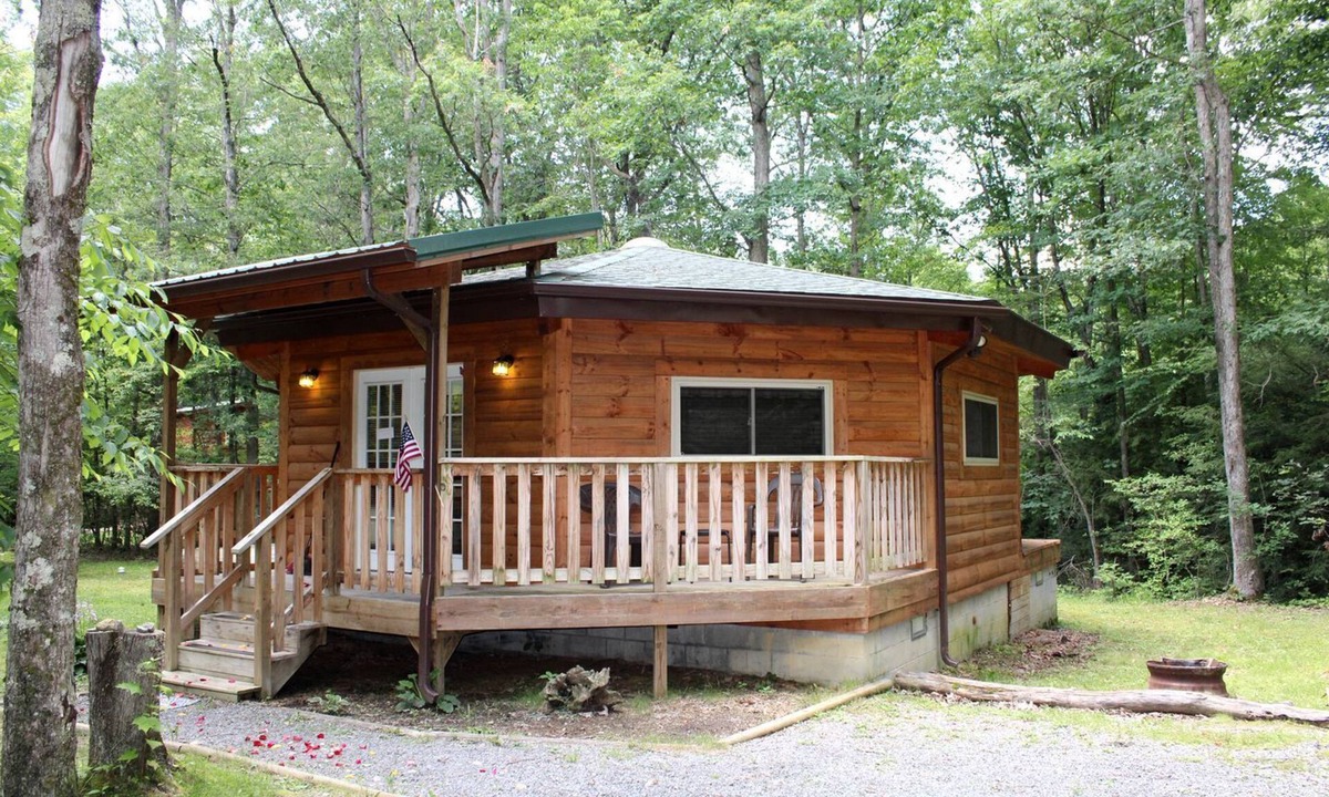 Hico Cabin | Unique Wooden Yurt Rental for a Vacation near Beckley, West Virginia