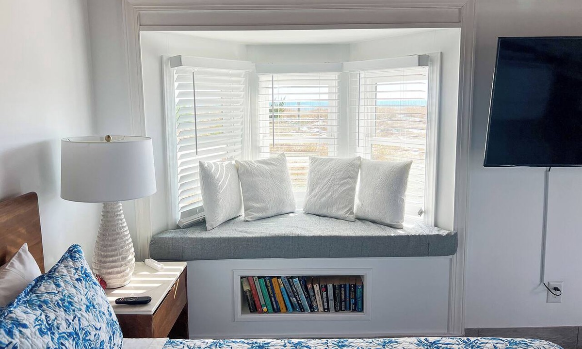 Kure Beach Apartment | UNIT #4 Crystal Shores Irresistible Ocean Front End Unit