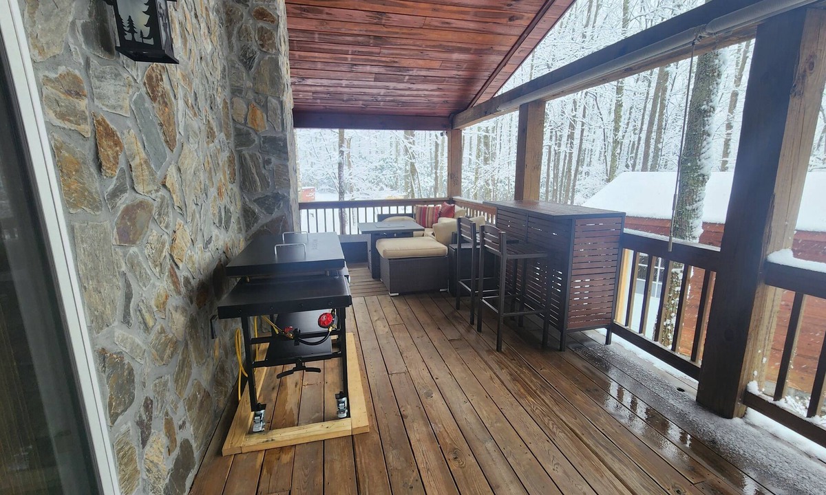 Beech Mountain Cabin | Very Comfortable Beech Stone Cabin, Cozy All Stone, Wood Cabin on Beech Mountain