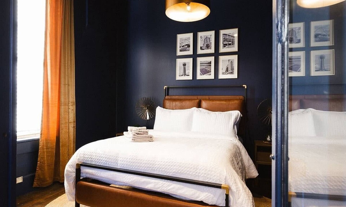 Downtown Knoxville Apartment | Vintage Charm in Old City Knox: Your Perfect Retreat