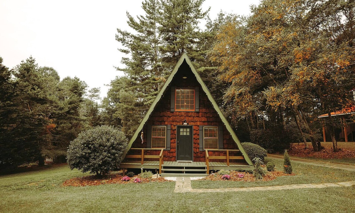 Fancy Gap Cabin | Vintage Vibes - Retro A-Frame Minutes to Blue Ridge Parkway/I-77 in Fancy Gap
