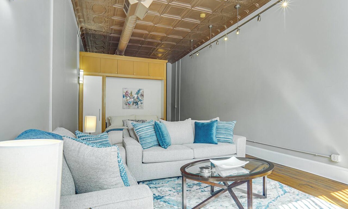 Terry Sanford Apartment | Walk Downtown | Rooftop Patio + 2 King Beds