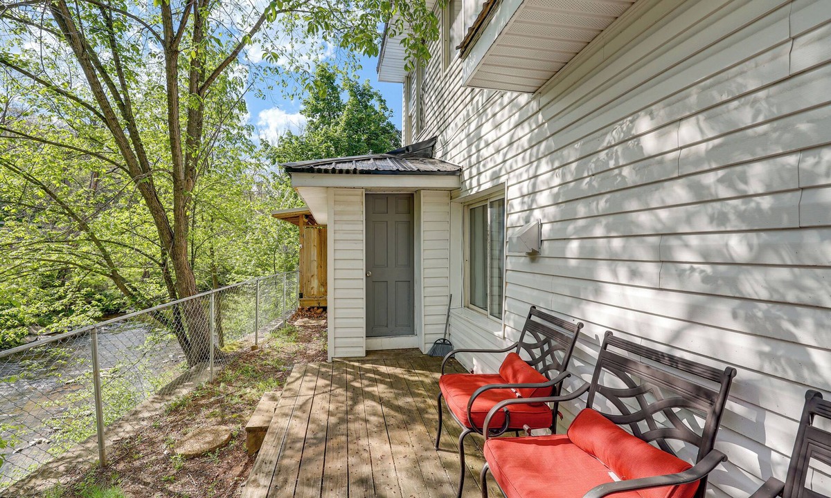 Duncannon House | Walk to Appalachian Trail! Creekside Duncannon Gem