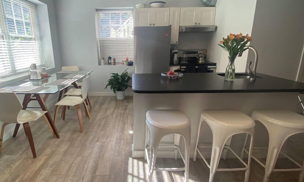 Historic Montford Apartment | Walk to Downtown, Historic Montford Studio, Free Parking, excellent reviews!