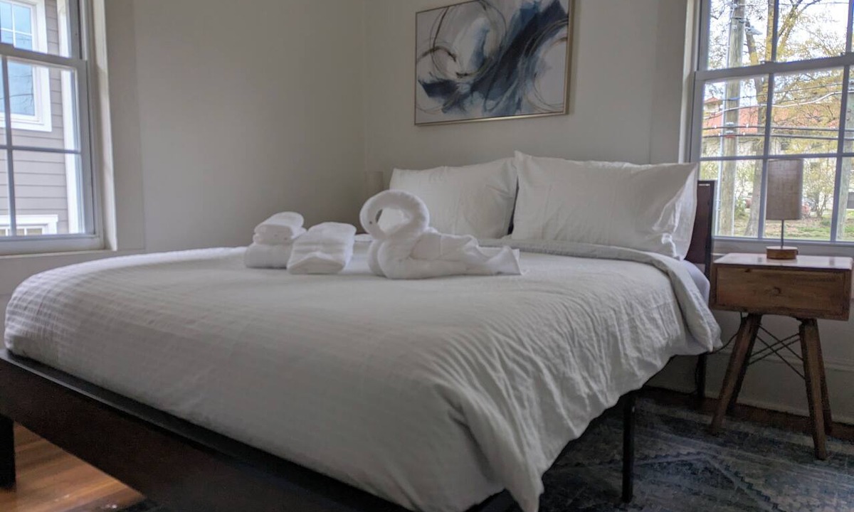 Durham Apartment | Walk to Duke & Dining Charming Historic 2BR