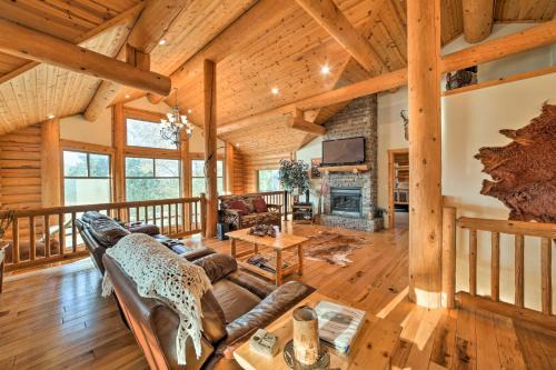 Shell Knob House | Walk to Table Rock Lake: Spacious Home w/Deck!