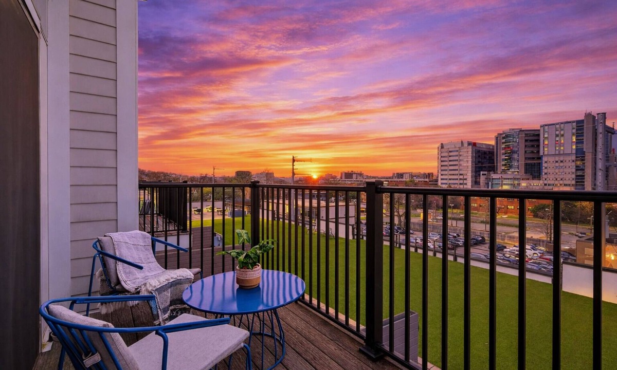 Hillsboro West End House | Walkable Hillsboro Village | Terrace + Parking | Near Vanderbilt + Music Row