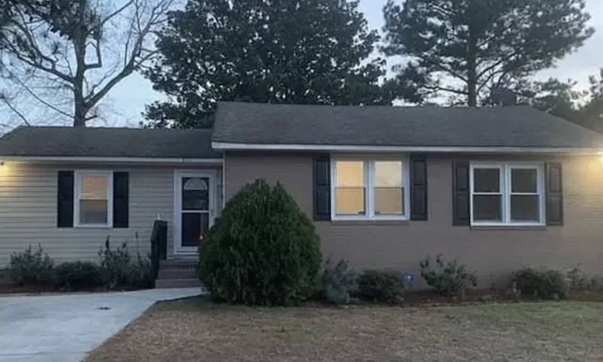 Portsmouth House | Walkable to the Casino and Family friendly! 3 bd/2 ba, full house, sleeps 8