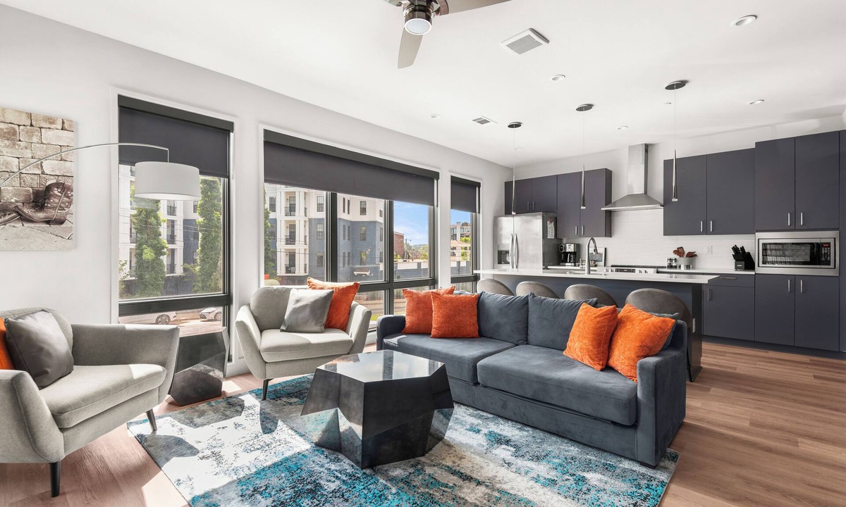 West End Condo | Walkable to Vandy. 2 King BR. 2 BA. Upscale West End Gem. Pool. Gym. Parking.