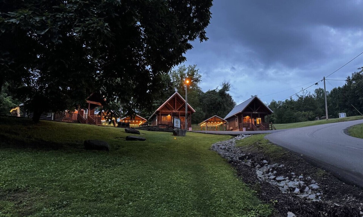 Byrdstown Apartment | Walleye Point Where Every Dog Has Its Dale Hollow Day Free Firewood Roku TV