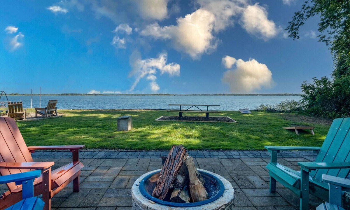 Solon Mills Cottage | Waterfront 2BR Nautical Cottage on Grass Lake - Hot Tub, Firepit & Year-Round Fun