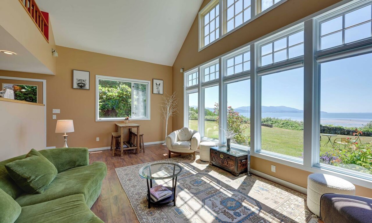 Marietta-Alderwood House | Waterfront Bellingham Bliss: Steps to Beach!