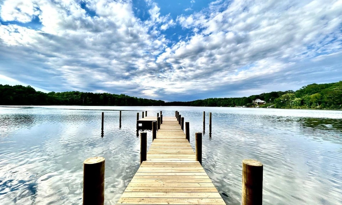 Heathsville Cabin | Waterfront Cabin! Dock, Crab, Paddle, Kayak, Outdoor Movie, Karaoke, and More!