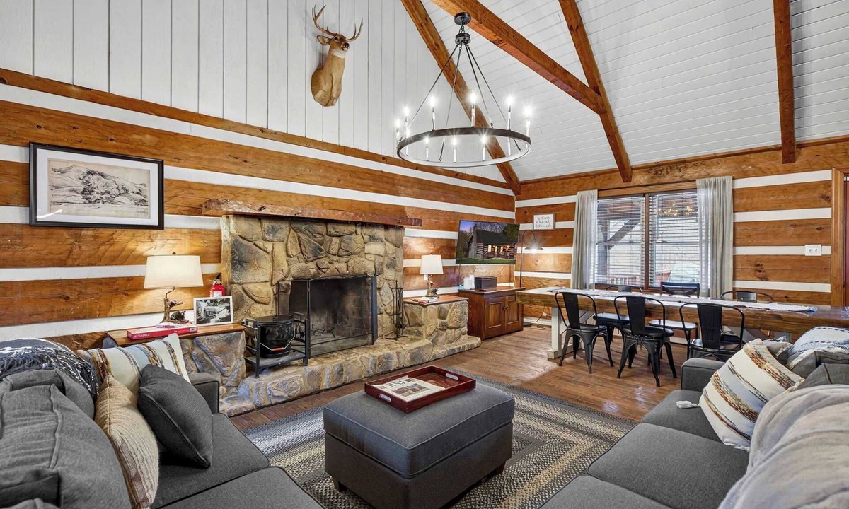 Fishers Hill Cabin | Waterfront cabin w/fireplace,hot tub & BBQ grill