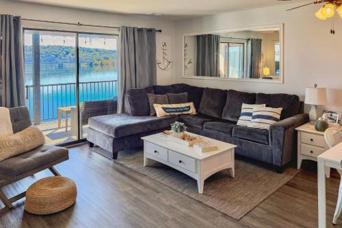 Kimberling City House | Waterfront Pool! Near SDC - Step-Free Access!