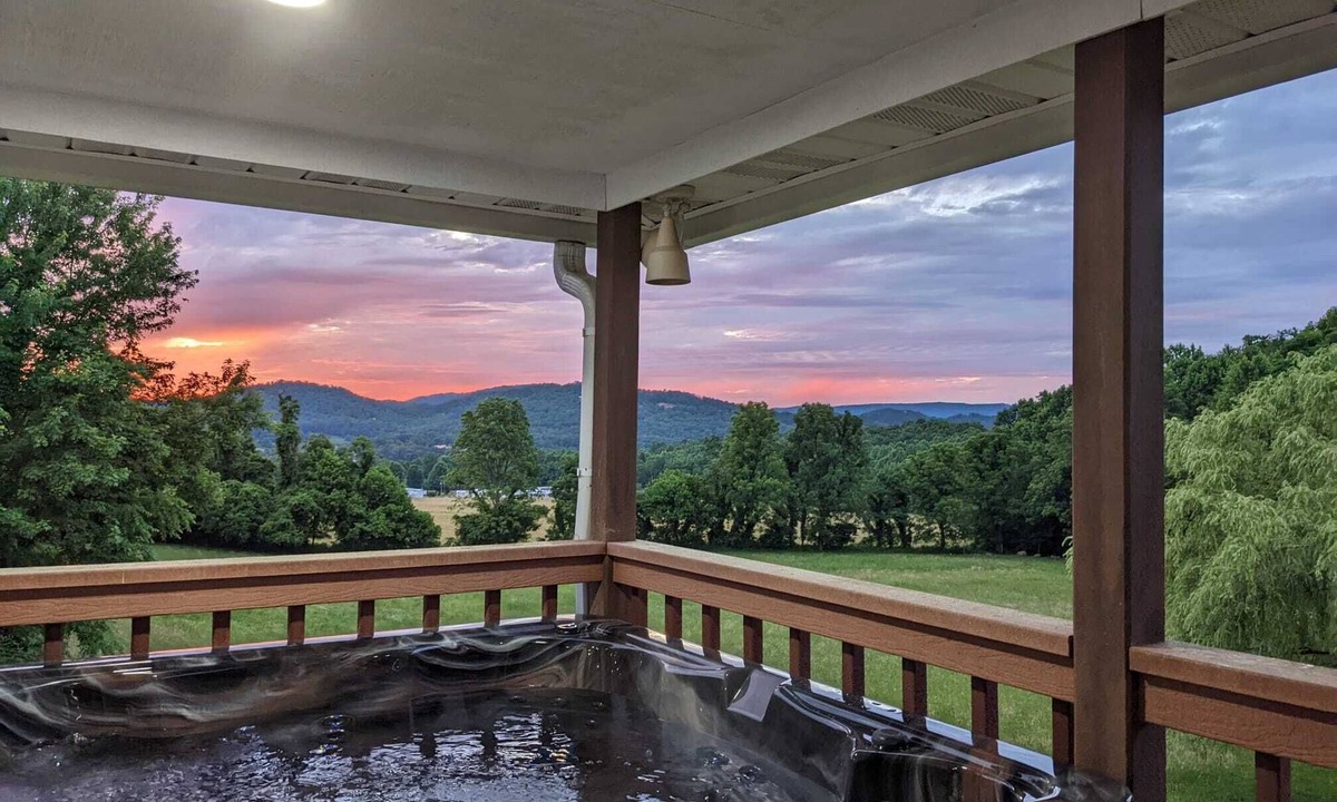Wears Valley House | Wears Valley Farmhouse with Wonderful Views, hot tub and firepit