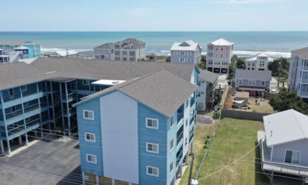 North Carolina Coast Condo | Welcome to Bikini Bottom enjoy the ocean or pool. 1 block to beach.