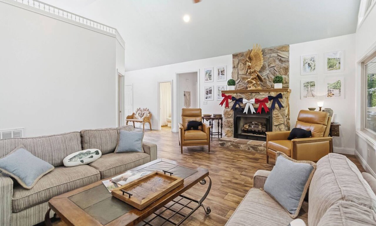 Sloans Valley House | Welcome to "Sheltowee Shores"- Lake Cumberland Views & Lake Trail