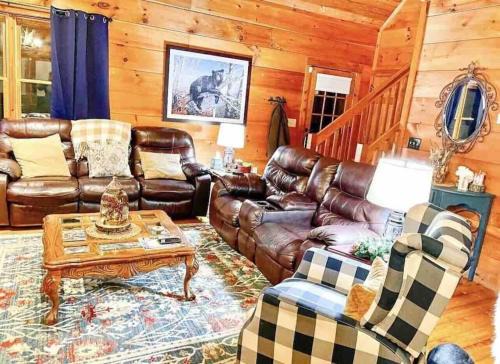 Boone House | Welcome to Whiskey Woods!
