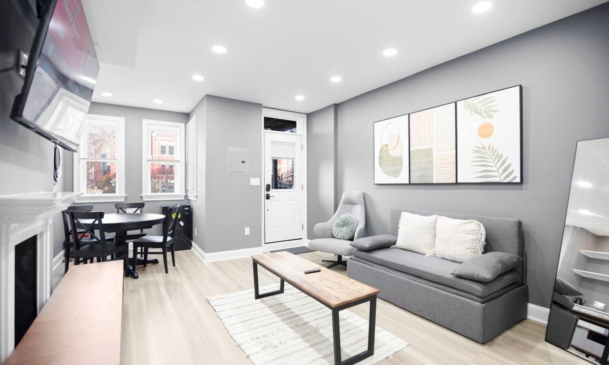 H Street Corridor Apartment | Welcoming 1-bedroom apartment in Washington DC. Free Parking Pass