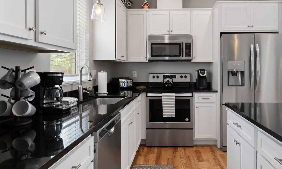 Oakley House | Wentworth Hilltop- Minutes to Asheville!