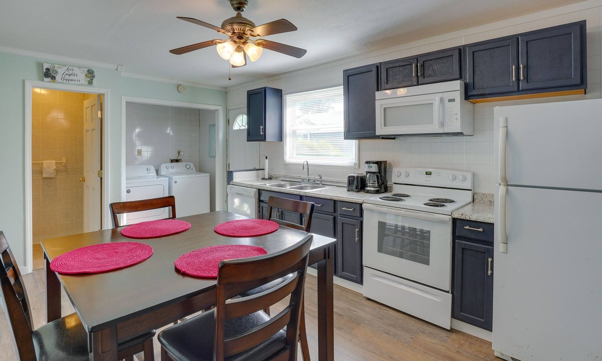 Oak Hill House | West Virginia Townhome ~ 6 Mi to Fayetteville!