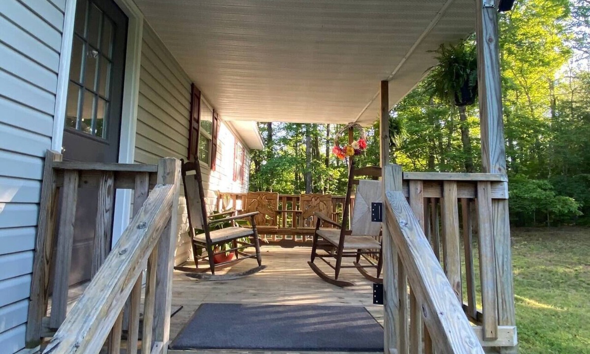 Muddy Pond Cottage | Wildflower In the Wood: 20 wooded acres to hike