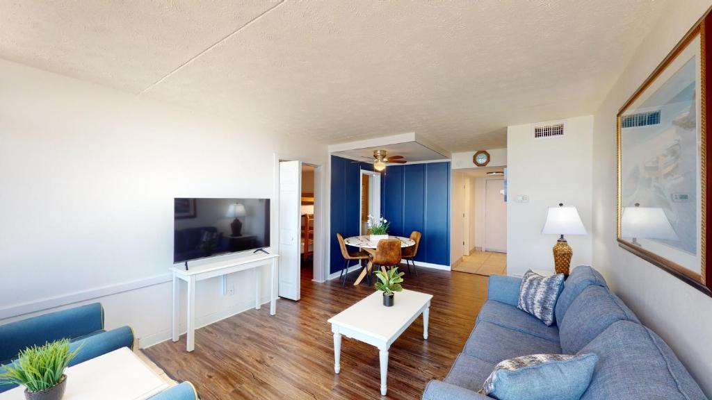 Myrtle Beach Apartment | Willow Bay 304 Oceanfront Suite, Renovated Spring 2023 desirable Golden Mile Location