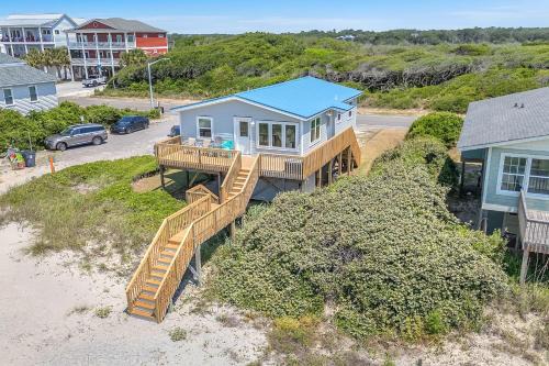 Oak Island House | Windward Mark by Oak Island Accommodations
