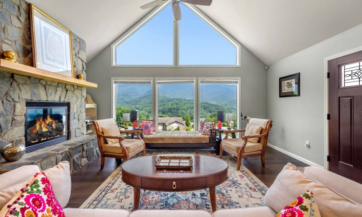 Waynesville House | Wish You Were Here | Perfect Mountain Retreat Near Waynesville | Pet Friendly and Long-range Views